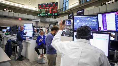 Wall Street претърпя тежки загуби заради заплахите на Тръмп