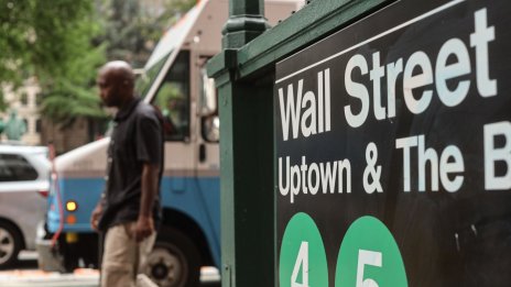 Вълненията за банковата криза се успокояват и Wall Street е на зелено*