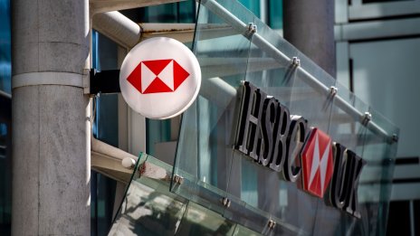 Печалбата на HSBC за третото тримесечие се свива с 42%