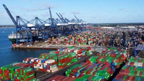 Великобритания подписа първото изцяло ново търговско споразумение след Brexit