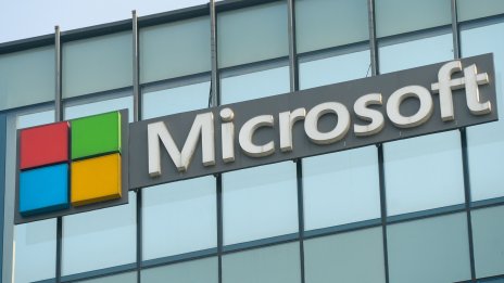 Духът на Instagram преследва Microsoft 