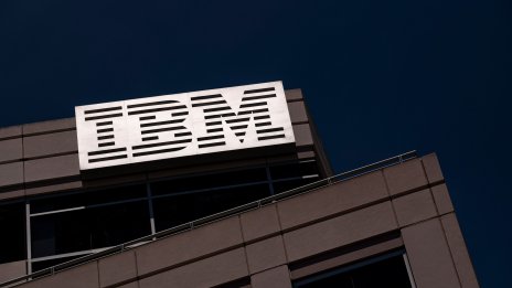 IBM отчете по-добри от очакваното приходи от продажби и запази прогнозата си