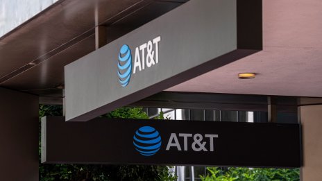 Новият отчет на AT&T доведе до спад на цената на акциите ѝ