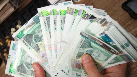 Служебният кабинет подкрепя бюджет с дефицит 3%, но внася в НС проекта си за 6,4%