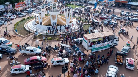 Хунтата в Нигер предлага тригодишен преход към гражданско управление