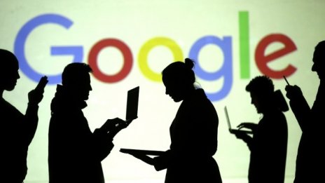 Проблемите на Facebook поставят и Google на горещия стол
