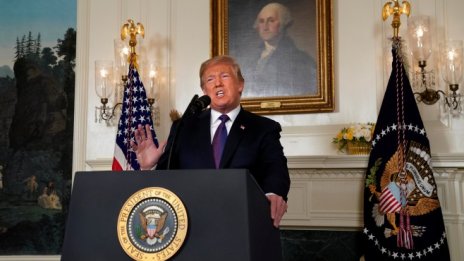 Как Тръмп реши да удари Сирия