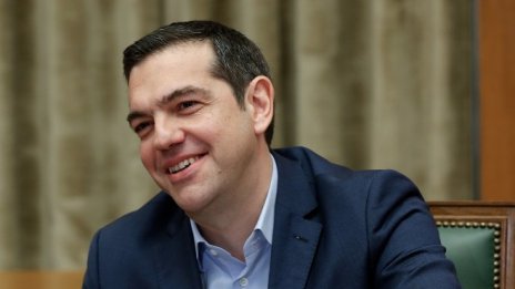 Bloomberg: Ципрас говори за излизане от спасителните програми без план