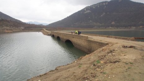 С проектна програма за 35 млн. евро ще се решават проблеми с безводието и отпадъците 