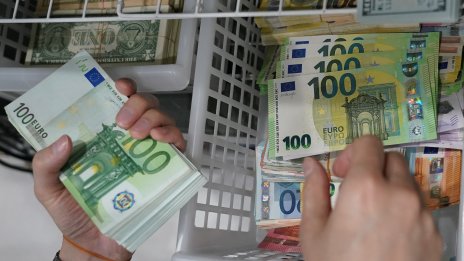 Еврото се насочва към най-добрата си седмица от една година насам*