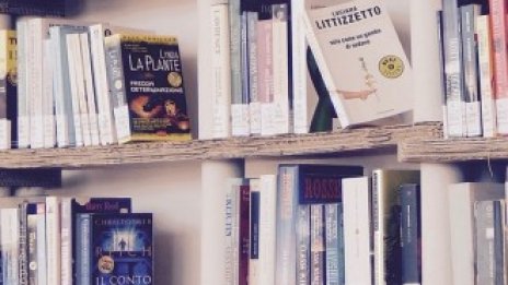 Продажбите на хартиени книги продължават да изпреварват електронните - ето защо