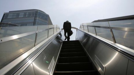 Не, икономиката не е "астрология за момчета"