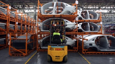 „АвтоВАЗ“ предлага на работници компенсация от 3000 долара при доброволно напускане