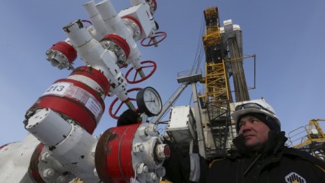 Роснефт и Газпром отлагат част от сондажите си заради санкциите