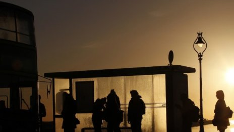 Възстановяващата се икономика на Ирландия се бори с "проблемите на успеха" 