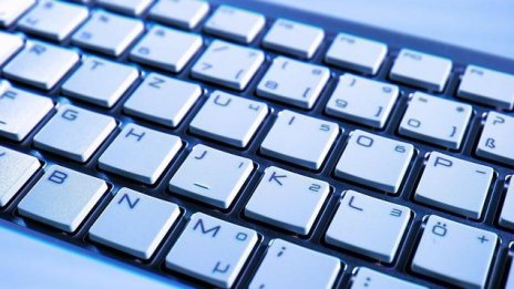 Големи онлайн фирми ще плащат такса за следене дали спазват новите правила на ЕС