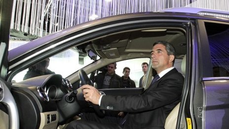 Плевнелиев: България има амбициите да привлече още производители на автомобили