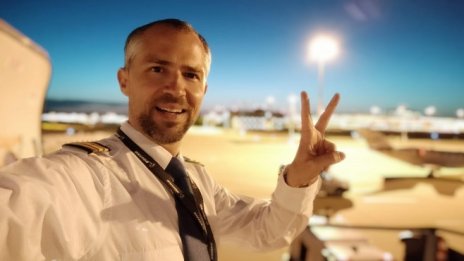 Водещият на &bdquo;Авиошоу&ldquo; с награда от Асоциацията на българските авиокомпании