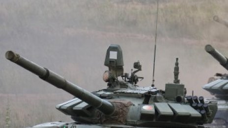 В конфронтацията между Русия и Украйна и двете страни предприемат военни учения