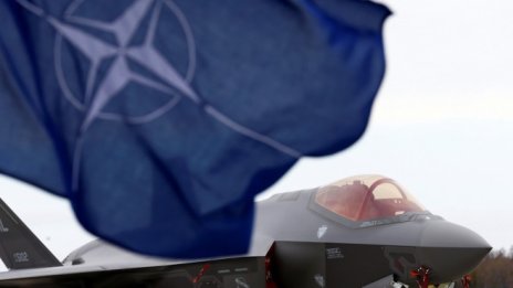 НАТО обмисля да увеличи военното си присъствие в Афганистан