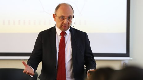 Николай Василев: МВФ няма да дойде, но трябва да спрем с бюджетните дефицити