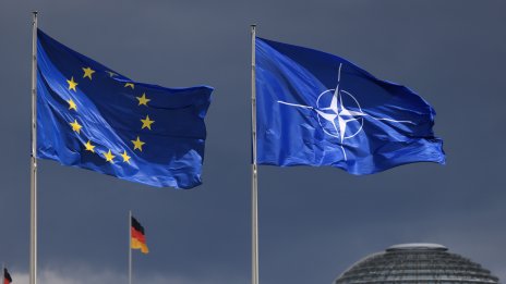 Превъоръжаването може да тласне растежа в Европа, но не и при висока задлъжнялост и внос на оръжия