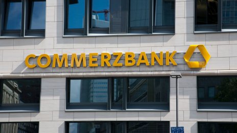 Германия спря поглъщането на Commerzbank от UniCredit