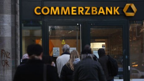 Commerzbank отписва 1,5 млрд. евро