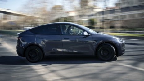 Tesla пуска вариант на Model Y, чиято цена се доближава до Model S