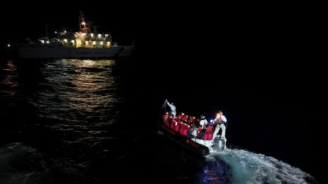 Случаите на незаконно преминаване на границите на ЕС намаляват през 2020 г.