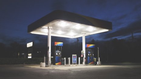 Горивата няма да поевтинеят, докато няма конкуренция в производството им 