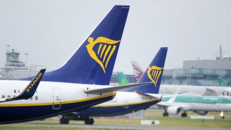  Ryanair планира да съкрати 3000 служители