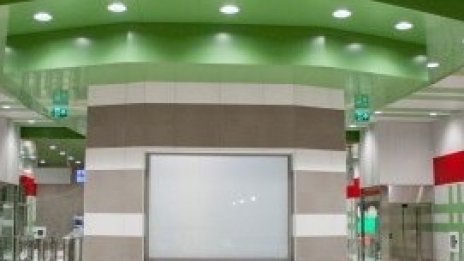 Проблеми със станции от новата линия на метрото около месец след пускането им