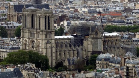 Сенатът в Париж прие на първо четене закон за възстановяване на Нотр Дам