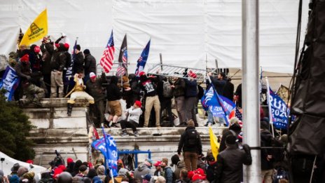Четирима души са загинали по време на щурма на Капитолия
