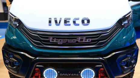 Iveco повиши прогнозата си за печалбата заради подобрените доставки на чипове