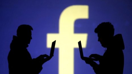 Facebook спира 200 приложения, които ще разследва за злоупотреба с данни