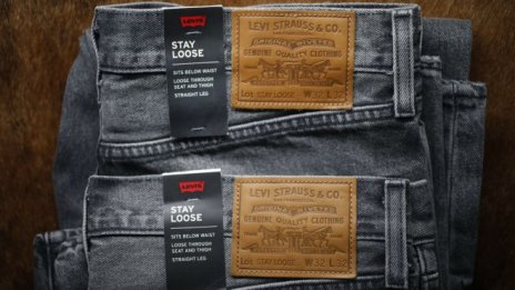 Levi Strauss започна да прогнозира за полугодие заради несигурността на пазара