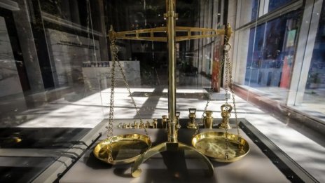 Централните банки и кризата: Ела зло, че без теб - по-зло