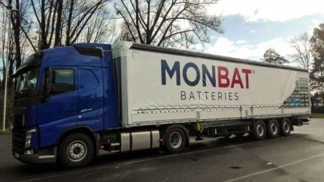 Монбат отчита 26% спад на консолидираните нетни приходи през април