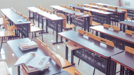 МОН поставя въпроса за по-продължително основно образование в България