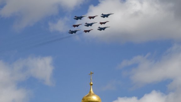 Путин говори само за победа, но не показа нещо впечатляващо на парада на Червения площад