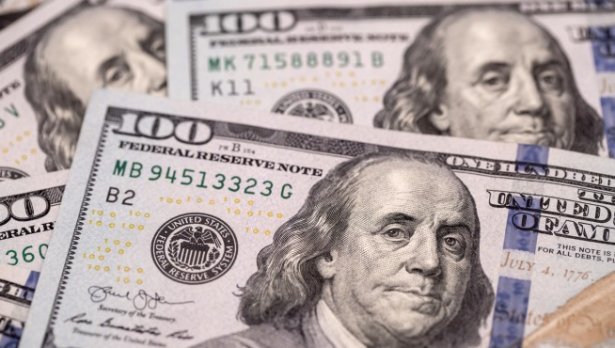 Бързото поскъпване на долара увеличава рисковете за глобалната икономика - Investor.bg