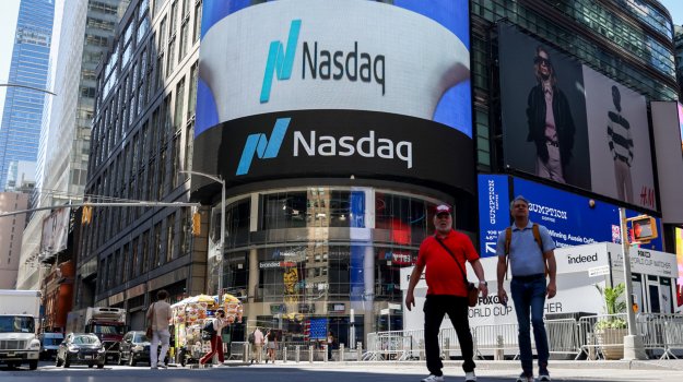 Разпродажбите на технологични акции разтърсват пазарите, Nasdaq спадна с 2%