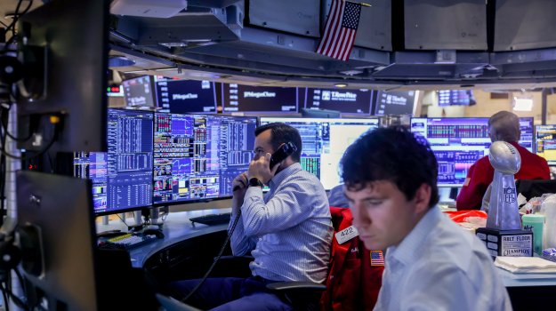 Wall Street се възстановява след разпродажбите, предизвикани от Федералния резерв