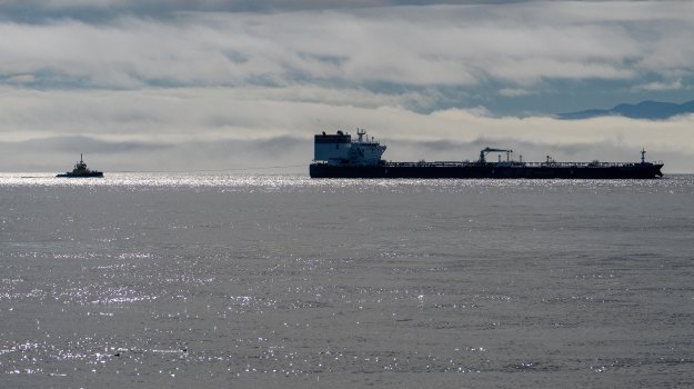 Войната в Близкия изток увеличава седем пъти цените на морските превози на петрол
