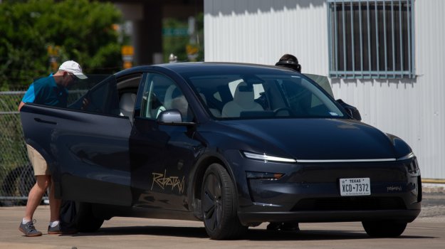 Услугата за роботаксита на Tesla не успява да отговори на големите очаквания