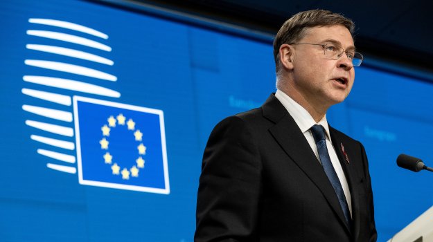 Домбровскис: ЕЦБ ще трябва да реагира на ускоряването на инфлацията