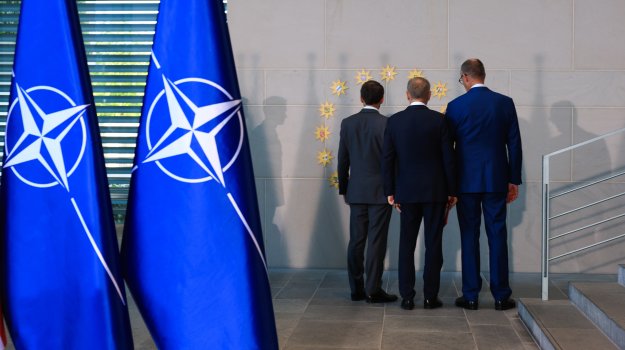 Европа знае как да отговори на Русия и Китай, време е за същото и със САЩ