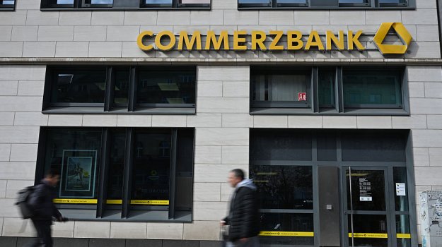 Успехът на сделката за Сommerzbank&nbsp;може да стимулира банкова консолидация в Европа